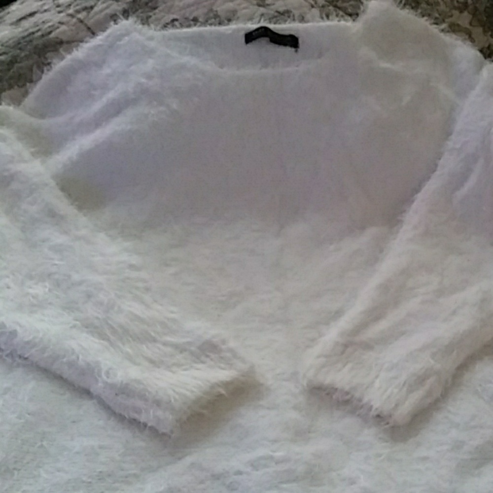 Lightweight sweater